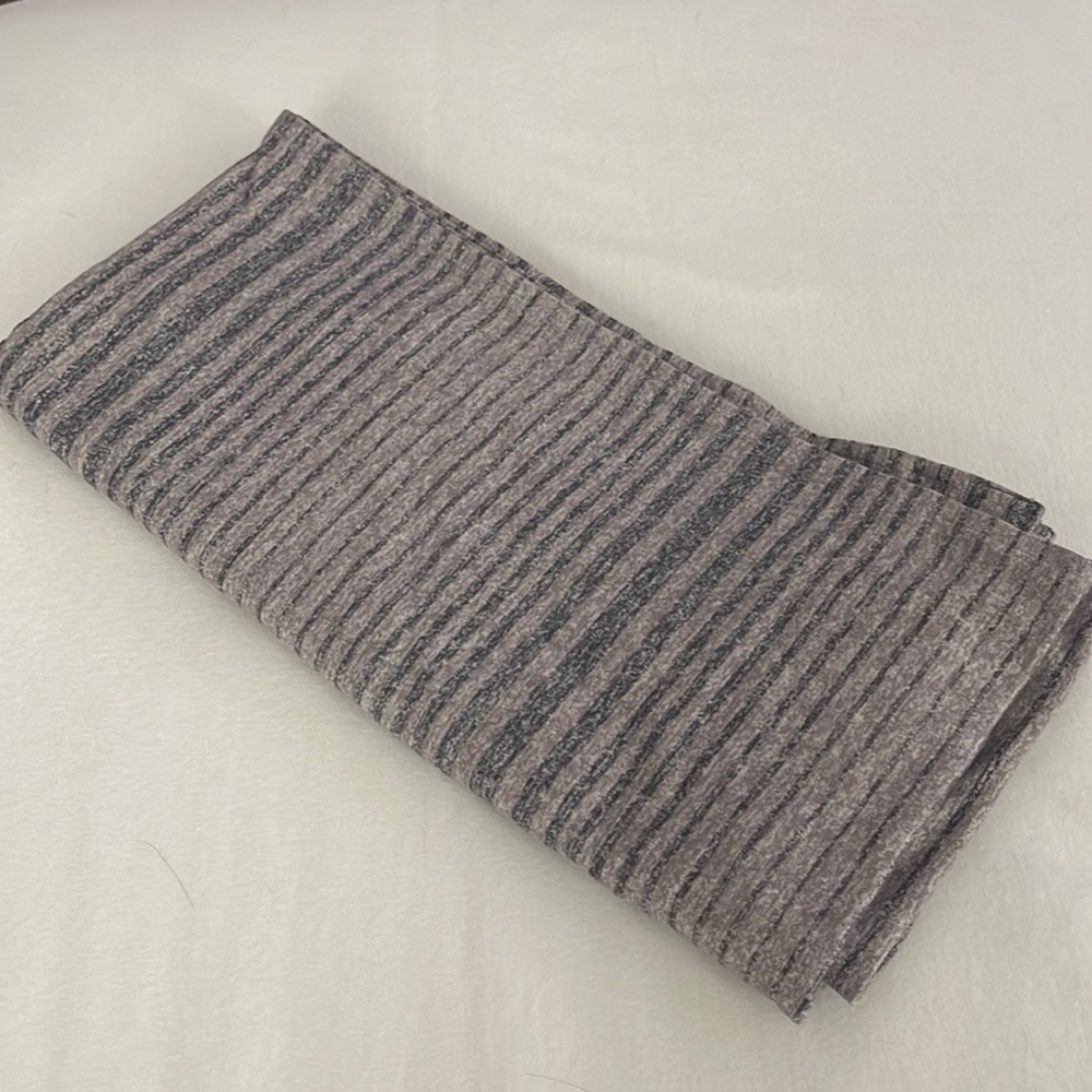LULULEMON vinyasa scarf